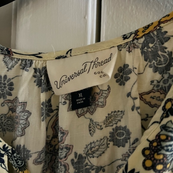 Universal Thread - Picture 6 of 8